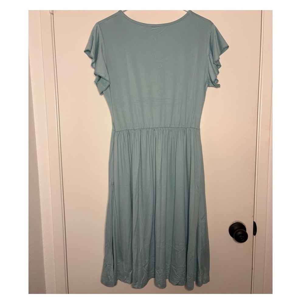 Elegant Blue Button-Down Dress - Picture 2 of 3